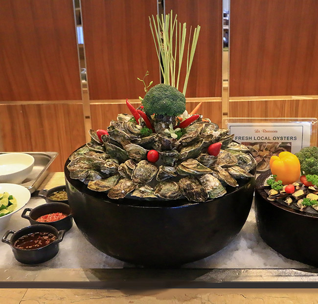 Hotel Nikko Saigon - Buffet Hải Sản Tôm Hùm Cao Cấp + Rượu Vang