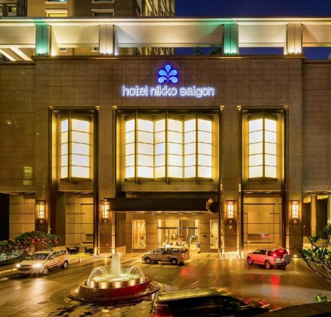 Hotel Nikko Saigon - Buffet Hải Sản Tôm Hùm Cao Cấp + Rượu Vang