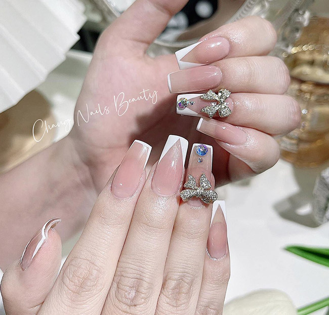 Chang Nails - Trọn Gói Chăm Sóc Móng/ Đôi Bàn Chân/ Gội Đầu. Voucher 350,000 VNĐ, Còn 89,000 VNĐ, Giảm 75%. Chỉ Có Tại Hotdeal.vn!