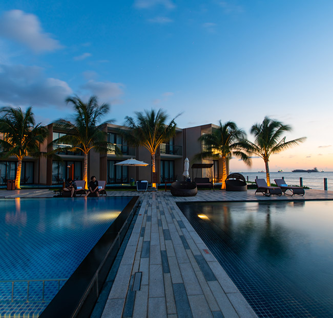Marina Bay Resort Vũng Tàu 5* - P. Deluxe 2N1Đ + Ăn Sáng - 2 Khách. Voucher 9,890,000 VNĐ, Còn 2,250,000 VNĐ, Giảm 77%. Chỉ Có Tại Hotdeal.vn!