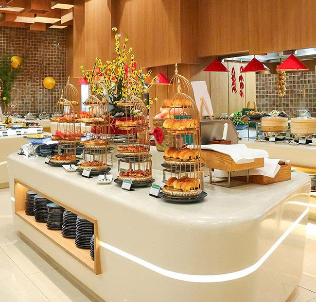 Holiday Inn & Suites - Buffet Sáng Quốc Tế Á, Âu Trên 80 Món. Voucher 436,590 VNĐ, Còn 349,000 VNĐ, Giảm 20%. Chỉ Có Tại Hotdeal.vn!