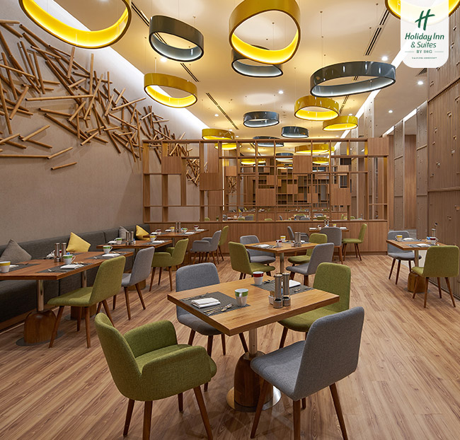 Holiday Inn & Suites - Buffet Sáng Quốc Tế Á, Âu Trên 80 Món. Voucher 436,590 VNĐ, Còn 349,000 VNĐ, Giảm 20%. Chỉ Có Tại Hotdeal.vn!