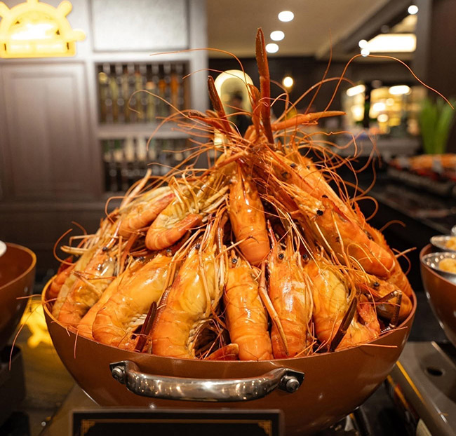 Tàu Bến Nghé - Buffet Hải Sản Cao Cấp, Nghe Nhạc, Du Ngoạn Sông Sài Gòn. Voucher 849,110 VNĐ, Còn 699,000 VNĐ, Giảm 18%. Chỉ Có Tại Hotdeal.vn!