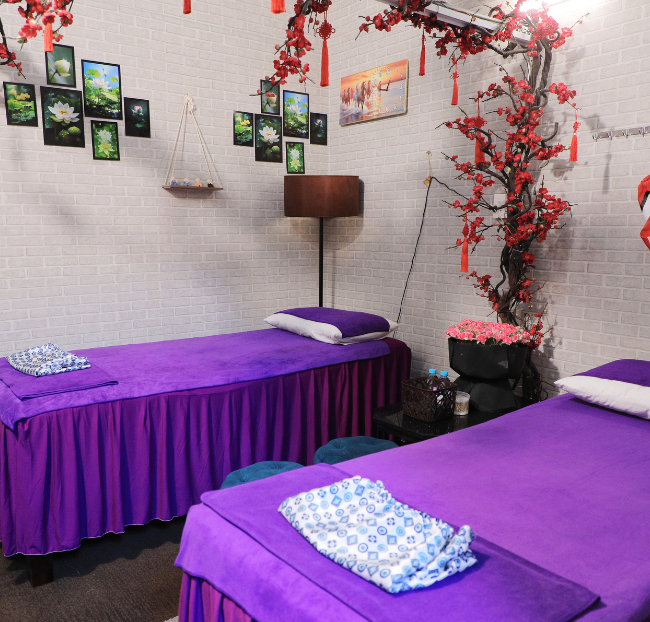 Lotus Spa Massage - Trọn Gói Massage Body/Foot Chuyên Sâu. Voucher 700,000 VNĐ, Còn 299,000 VNĐ, Giảm 57%. Chỉ Có Tại Hotdeal.vn!